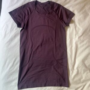 Lululemon Swiftly Tech Shirt - size 6